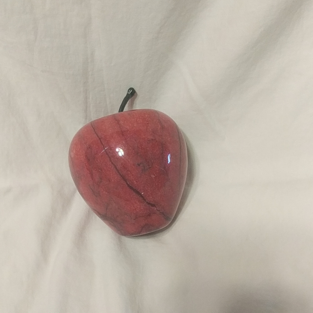 Marble apple